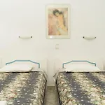 Anna's & מלון דירות 3*