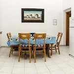 Anna's & מלון דירות זקינטוס טאון
